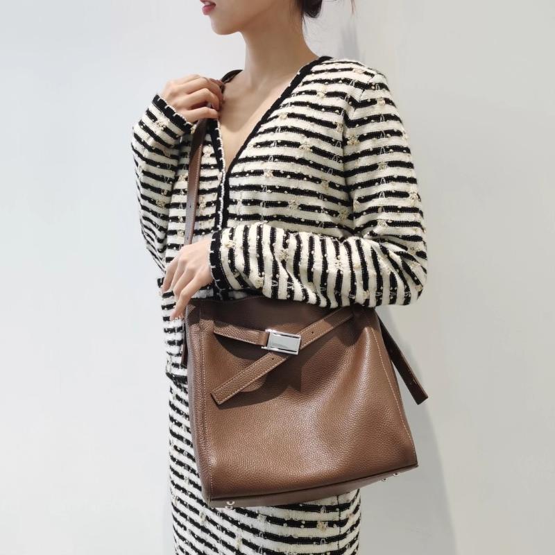

NEW Designer Genuine Cow Leather Bucket Bag Soft Simple Style Women Shoulder Bag High Quality Lady Crossbody, Light yellow