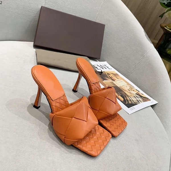 

Brand Sexy Woman Summer Buckle Strap Rivet Sandals High-heeled shoes Pointed toe Fashion leather Single High heel mkjb002
