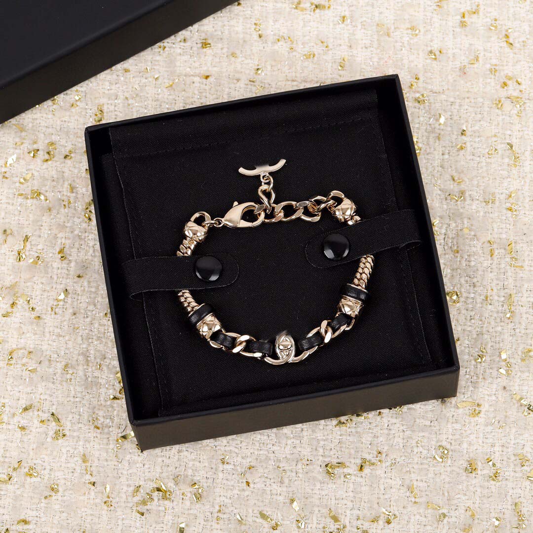 

2021 Charm necklace with genuine leather for women wedding engagement jewelry gift have box stamp PS4603, Golden;silver