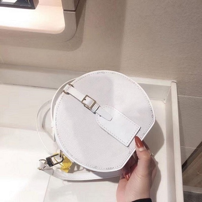 

2021 new White Fashion Womens Round Crossbody Bags temperament Shoulder Bags Womens Cross Body Genuine Real Leather Handbag Chain Bags