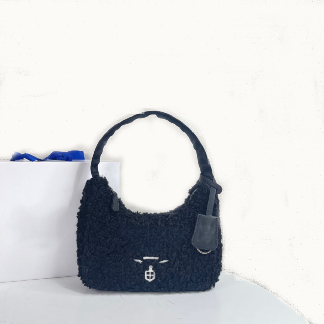 

2021 High quality 5 colors new ladies handbag plush shopping bag luxury designer purses oft handbags lady purse hobo Free ship, Yellow