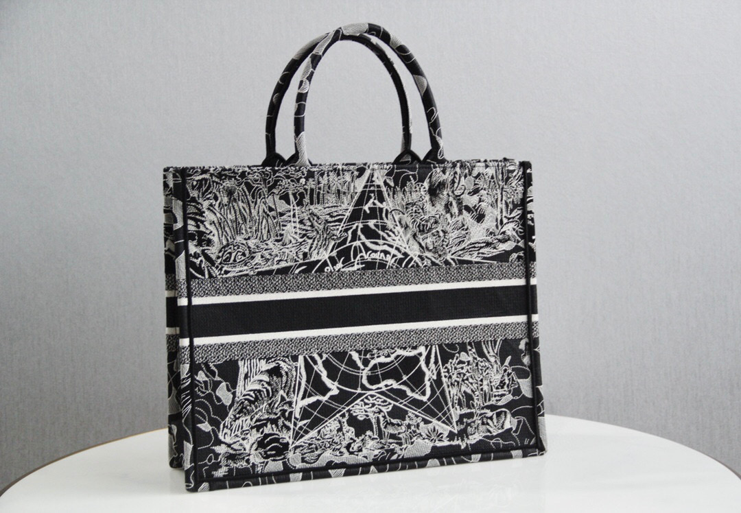

2021 highest quality women's shopping bag, essential for celebrities, fashionable business leisure style, regardless of height 2453