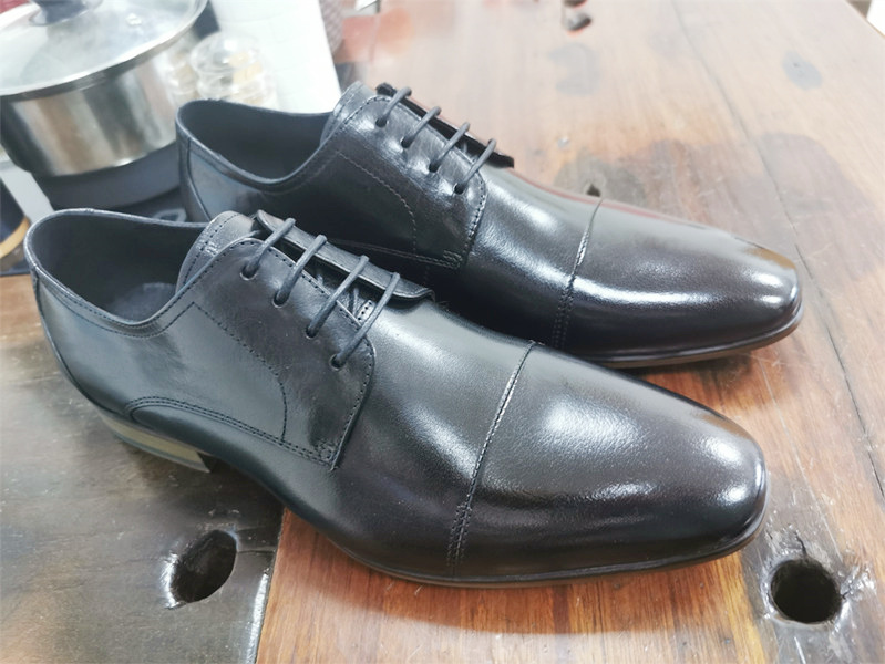 

2021 new men's dress shoe waxed calf with lining leather rubber combination sole wedding party office loafer, size:38-47, available in, Red;white