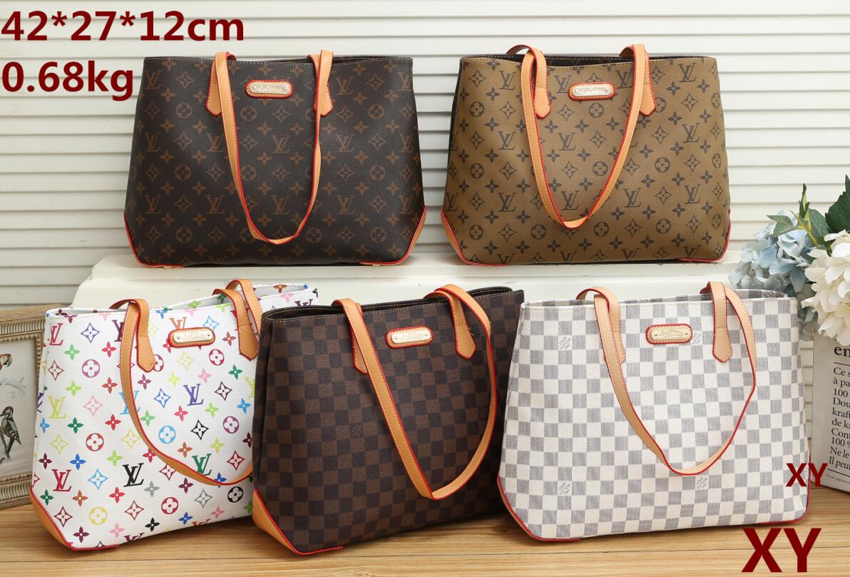 

2021 Newest Designers Messenger Bag Women Fashion Embossed Pattern Handbag Luxurys Lady High Quality Retro Shoulder Bags
