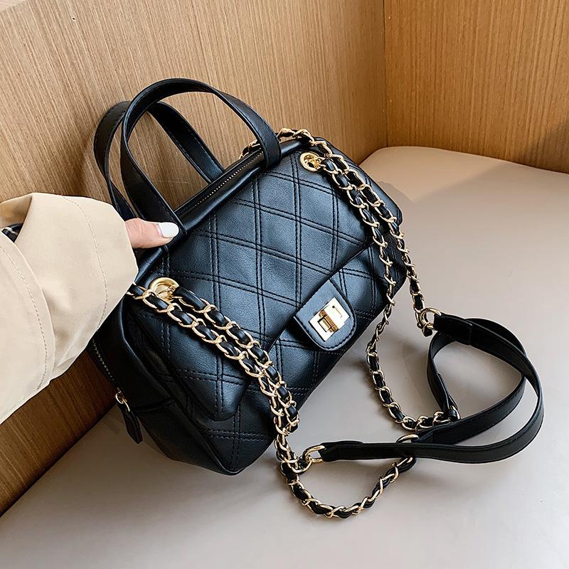 

Textured Women's Small Bags 2021 Spring New Trendy Fashion Lingge Chain Shoulder Messenger Bag Portable Boston Bag, Black