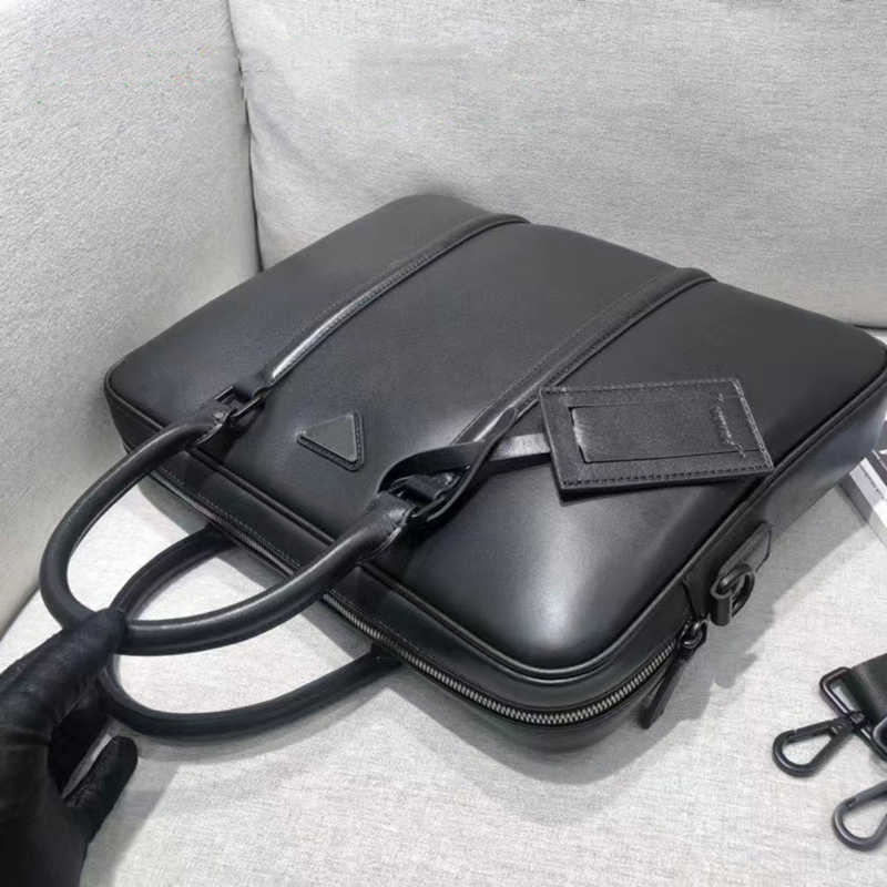

Bag showecomfort01 2022New Men Shoulder Briefcase Black Leather Designer Handbag Business Laptop Bag Messenger Bags With Nameplates Totes Men's Luggage