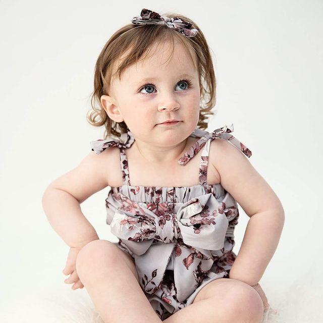 

2Pcs Toddler Summer Outfits Floral Tied Spaghetti Straps Rompers + Bowknot Hairband Suit for Baby Girls 0-18 Months, Gray