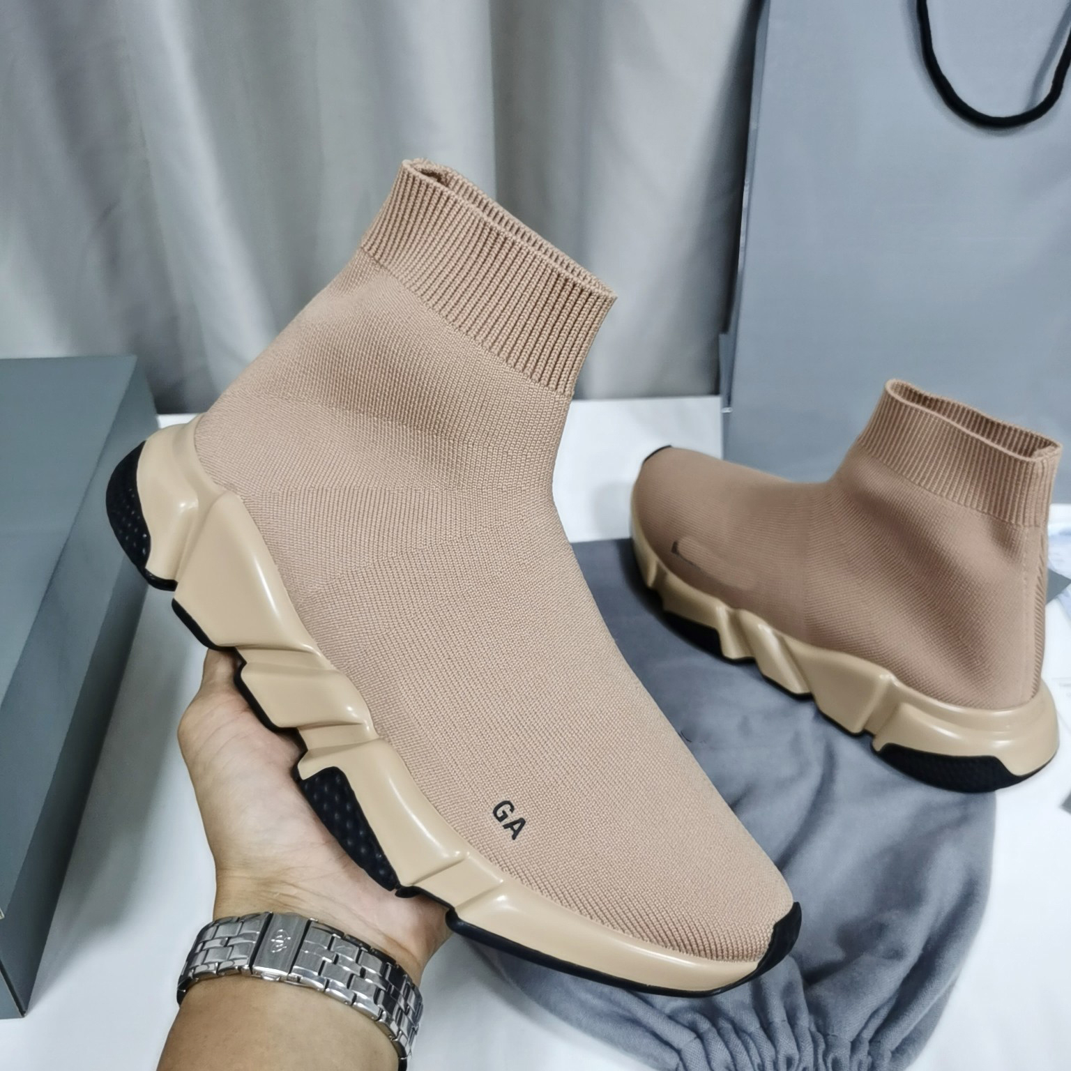 

Designer Paris Socks Boots Women Heels Shoes Letter Rivet Couples Martin Boot Top Quality Luxury Sexy Mid-heel Balencaiga shoe A6