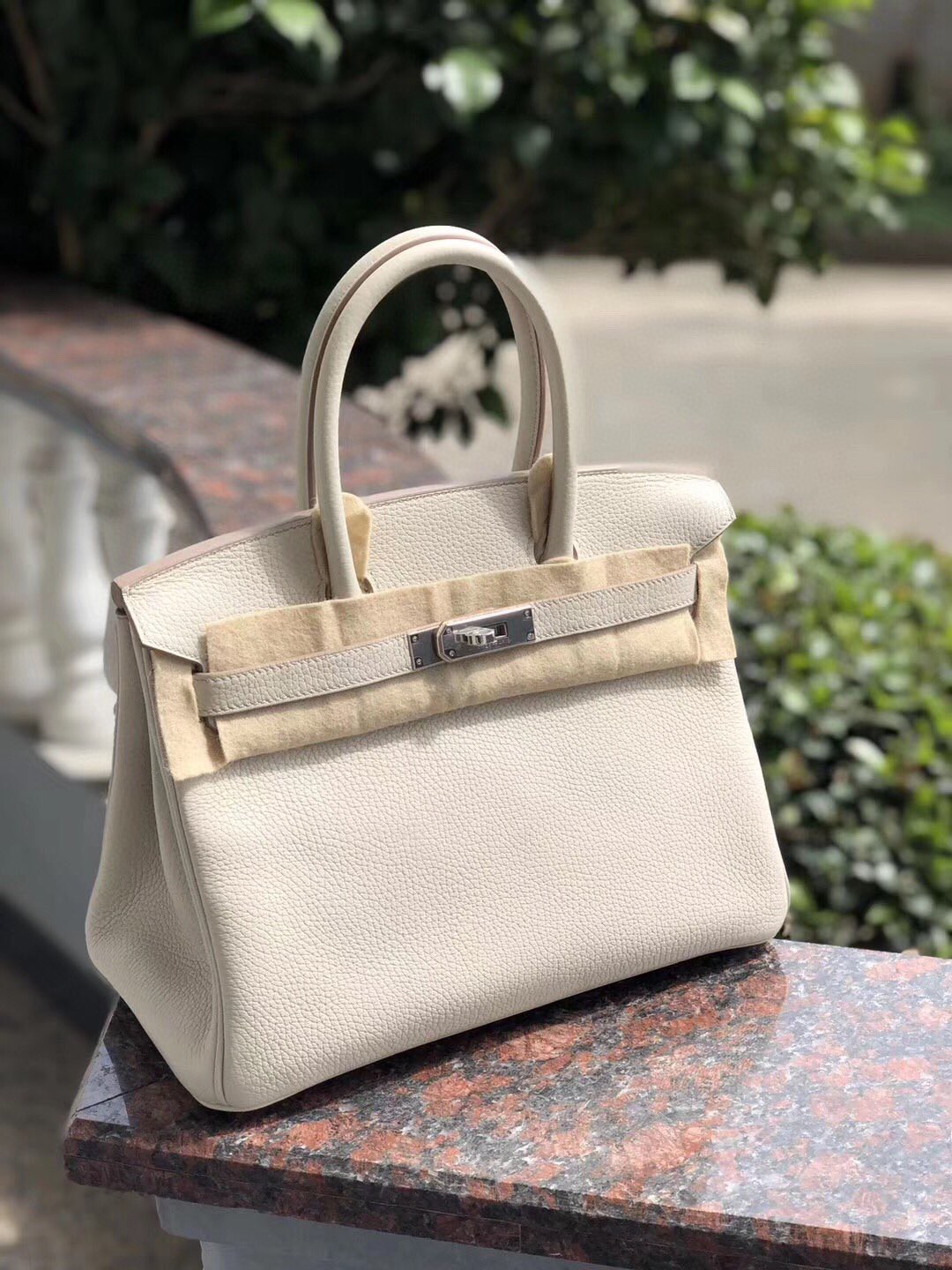 

wholesale half handmade togo leather gris pearl handbag 25cm,also have size 30 35cm,wax thread,have gold and silver hardware,fast delivery