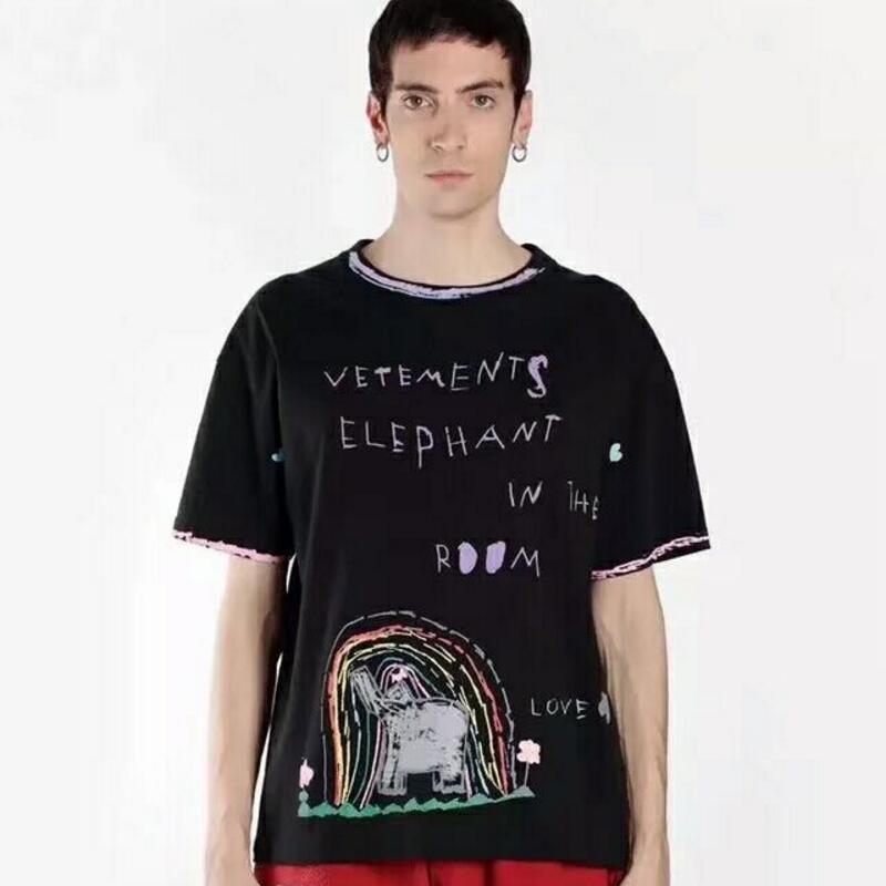 

2021 New Latest 19ss Top Creative Graffiti Splash-ink Vetements Men Women Hip Hop Summer Short Sleeve t Shirts Cotton Fashion Tees 4color 2v