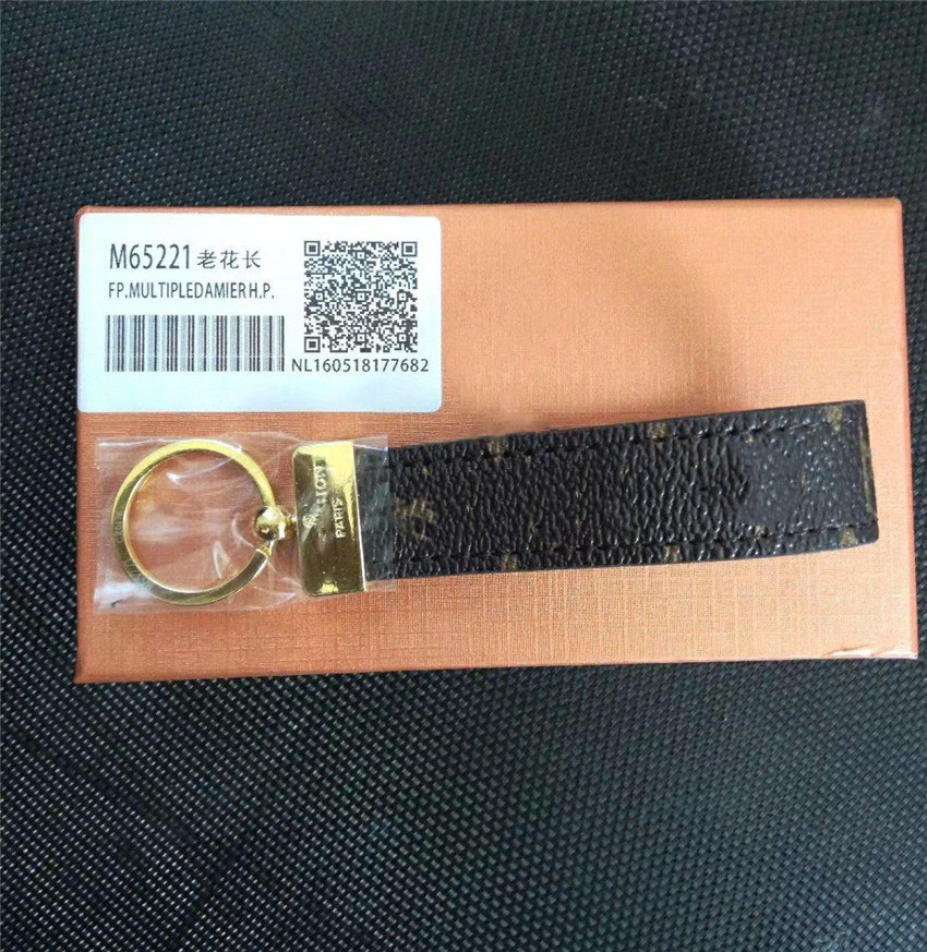 

High qualtiy Luxury Keychain Holder Brand key chain Gift Men Women Souvenirs Car Bag KeyRings with box, Slivery;golden