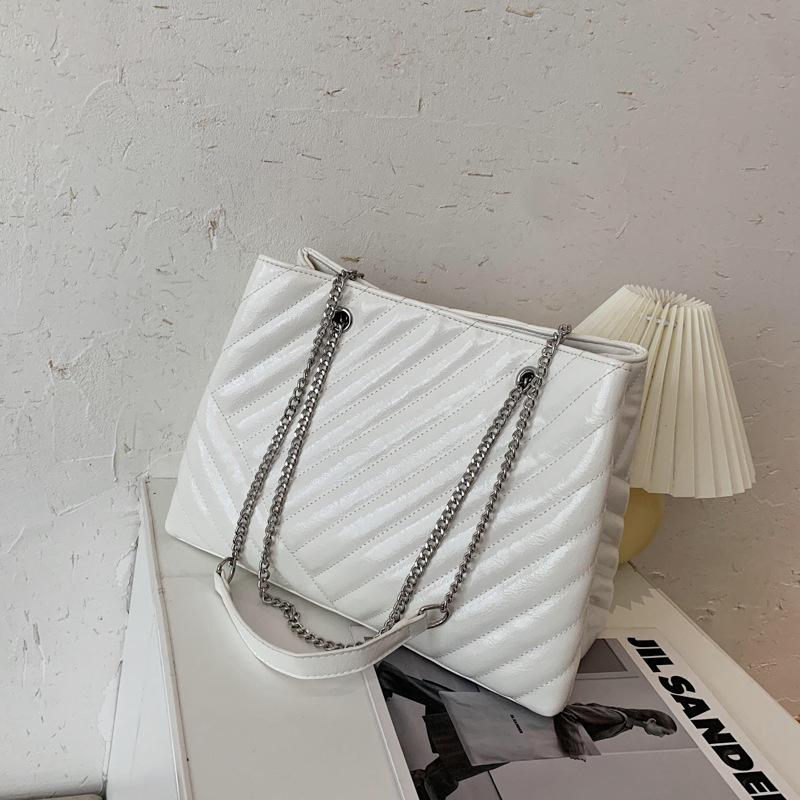 

Original Brand Design 2021 HOT Handbags Rhombic Chain Bag Shoulder Bag Tote, Black