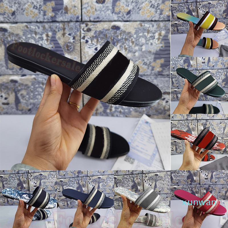 

Womens Sandals Embroidery Bottoms Floral Slippers Brocade Low Heels Leather Rubber Slides Dazzling Flowers Platform Luxurys Designers Slider