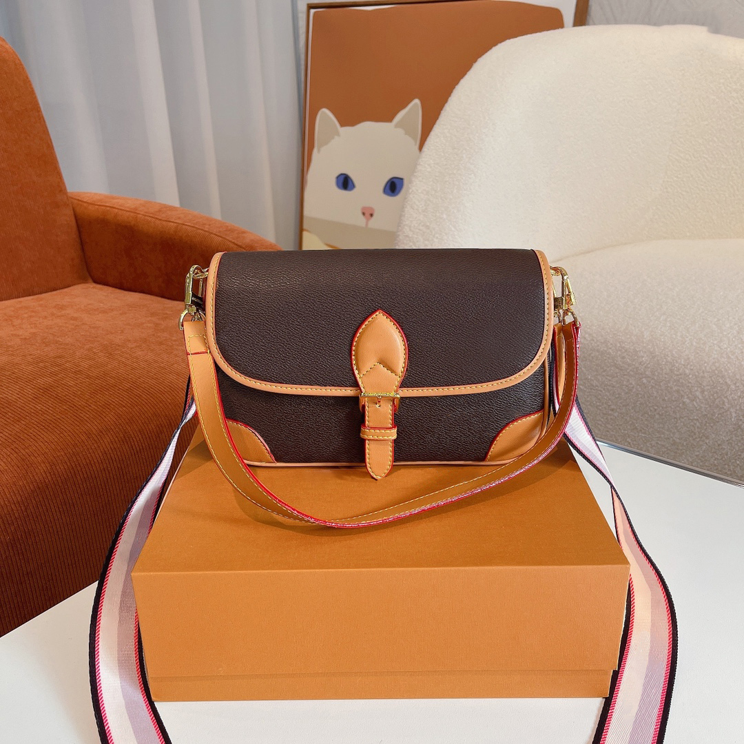 

Top Quality Womens Designers Shoulder Bags Lady Crossbody Bag High Quality Flower and Star Print Handbags 2 Colors, Extra shipping fee