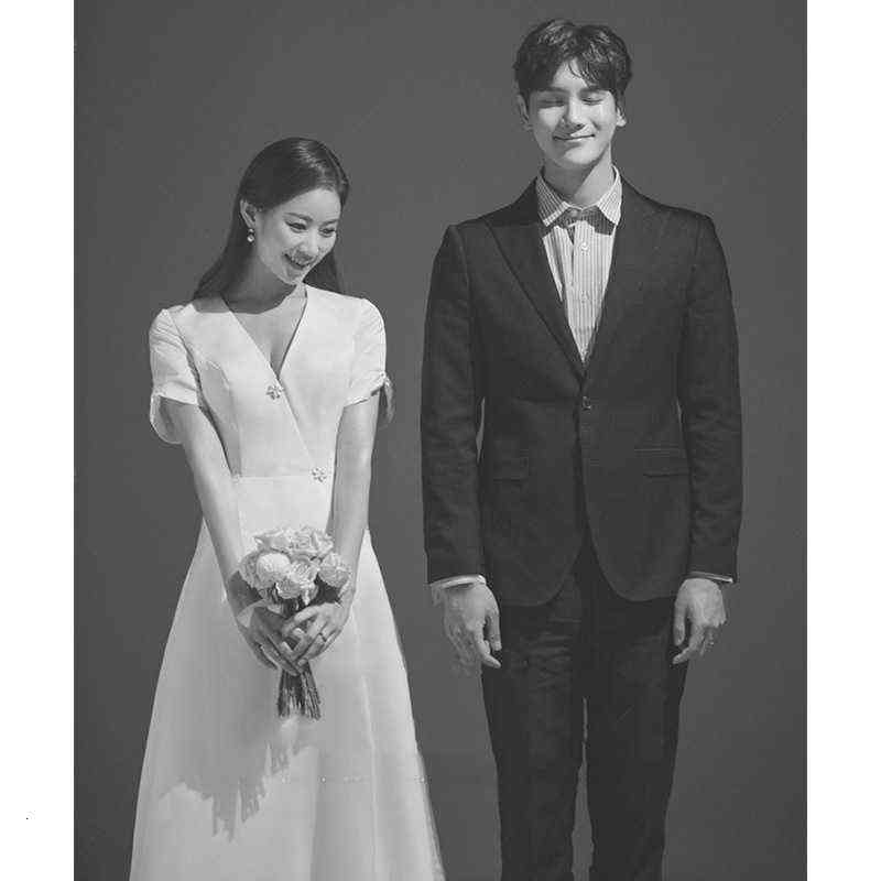 Luxury Street Style Dresses Wedding 2021 Small Bride Hepburn Satin V-neck Light Wedding-image-737268082