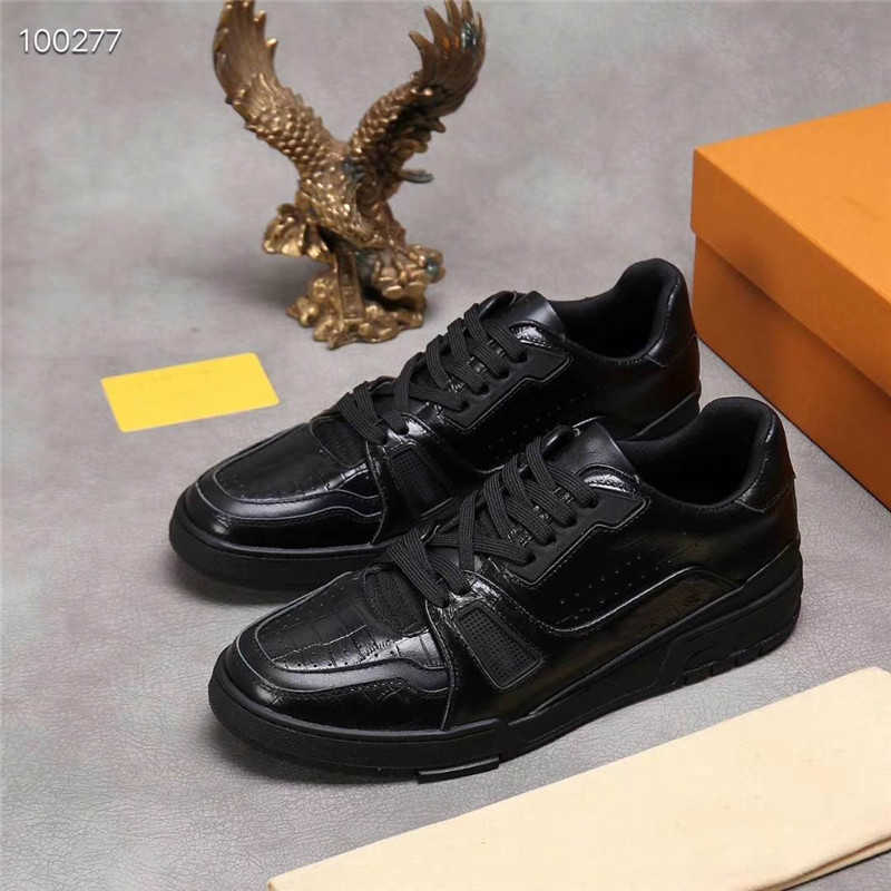 

2022 Luxury Designer Dress Shoes Trainer Runaway Sneaker Black Trainers Low Cut Sneakers Good Quality with Box