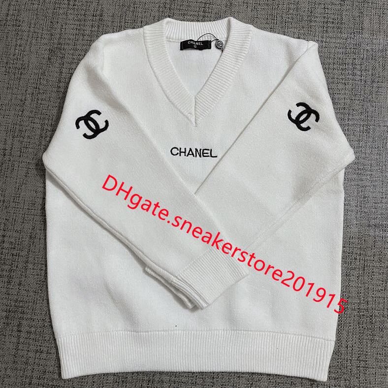 

2021 fashion autumn winter design high-end women's sweater high quality V-neck personality trendy black and white 2 color large size soft warm, White;black