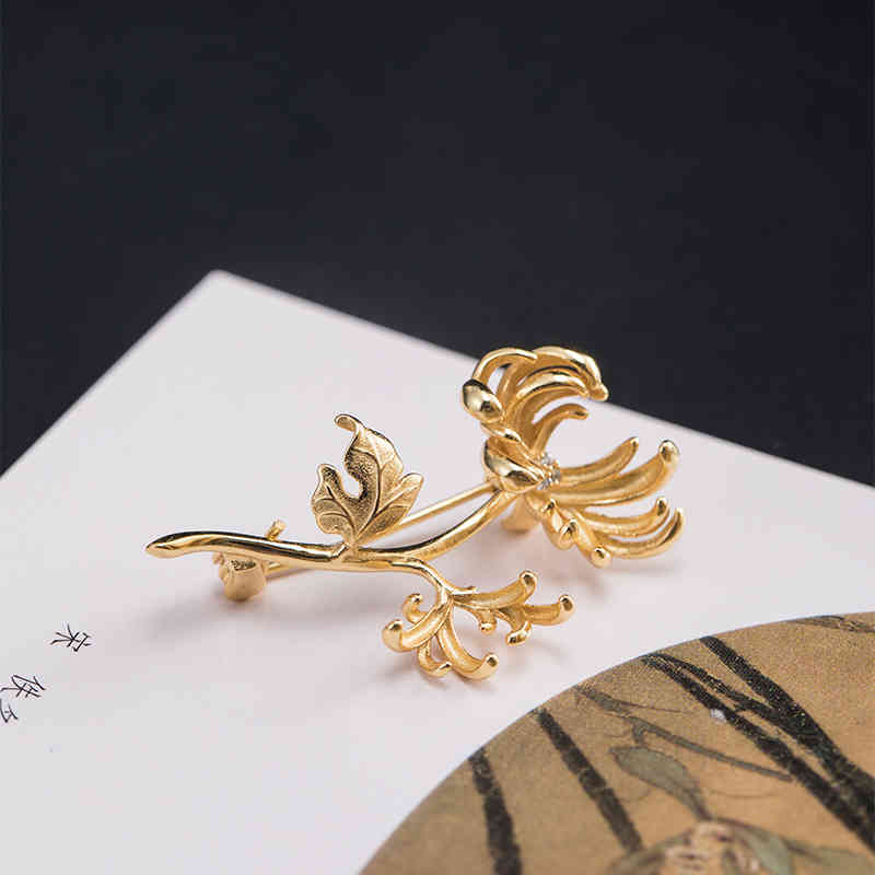 

VLA 925 Sterling Silver 2021 Inlaid Zircon Pin For Women Fashion Design Gold Plated Chrysanthemum Brooch