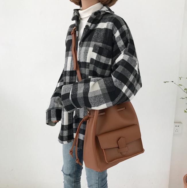 

Vintage Women Wide Strap Shoulder Bags Designer Buckets Bag Luxury Pu Leather Crossbody Messenger Bag Large Totes Female Purses, Beige