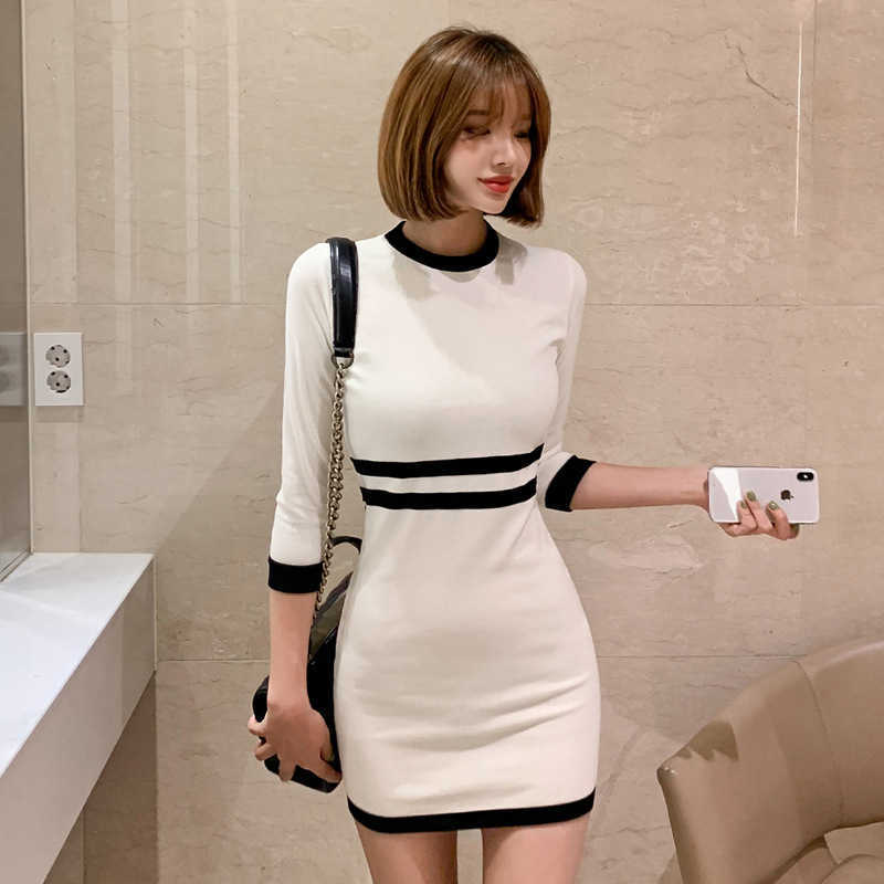 

Autumn women's bottom knitting contrast color round neck show figure dress bag hip slim Office Lady 210603, Apricot