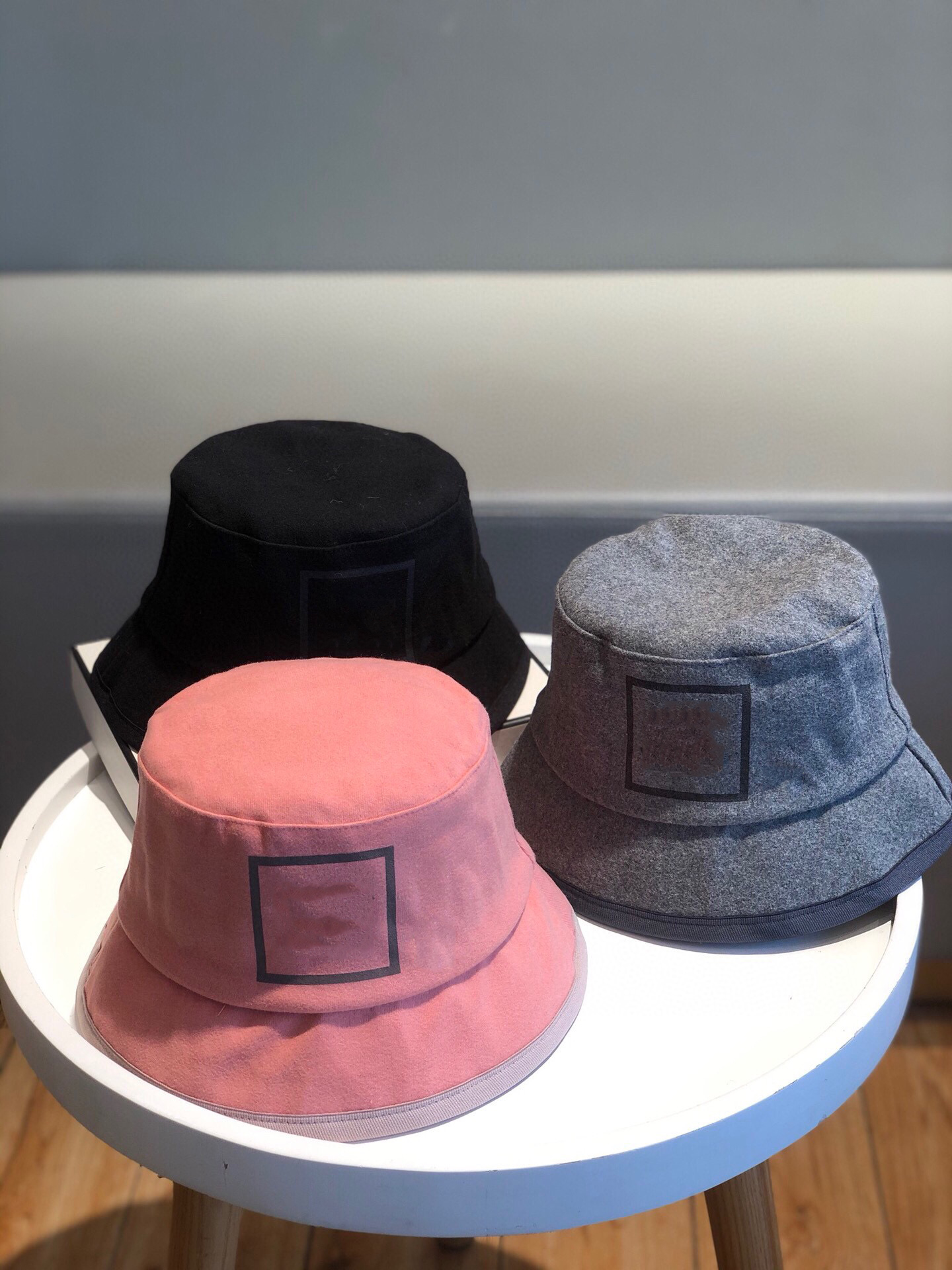 

2021 Hot sale designer bucket hat mens women bucket fashion fitted sports beach dad fisherman hats ponytail baseball caps hats snapback, Grey