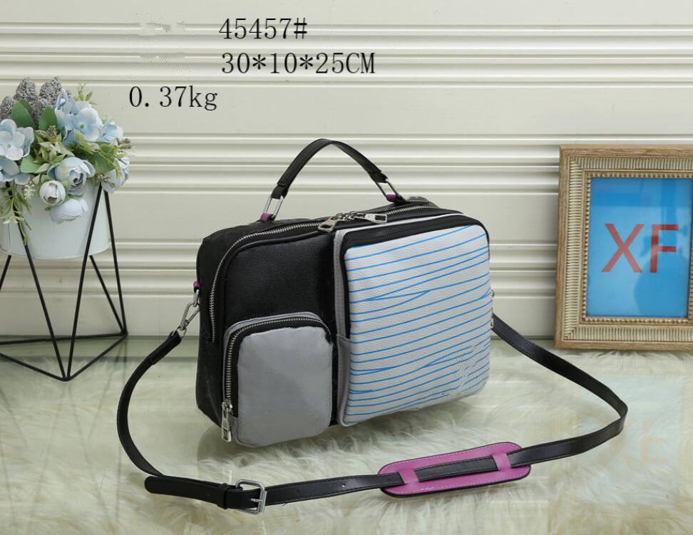 

Classic designer new fashion Men messenger bags cross body bag school bookbag shouldER handbags man purse hot sell 45457# 30*10*25CM, Black