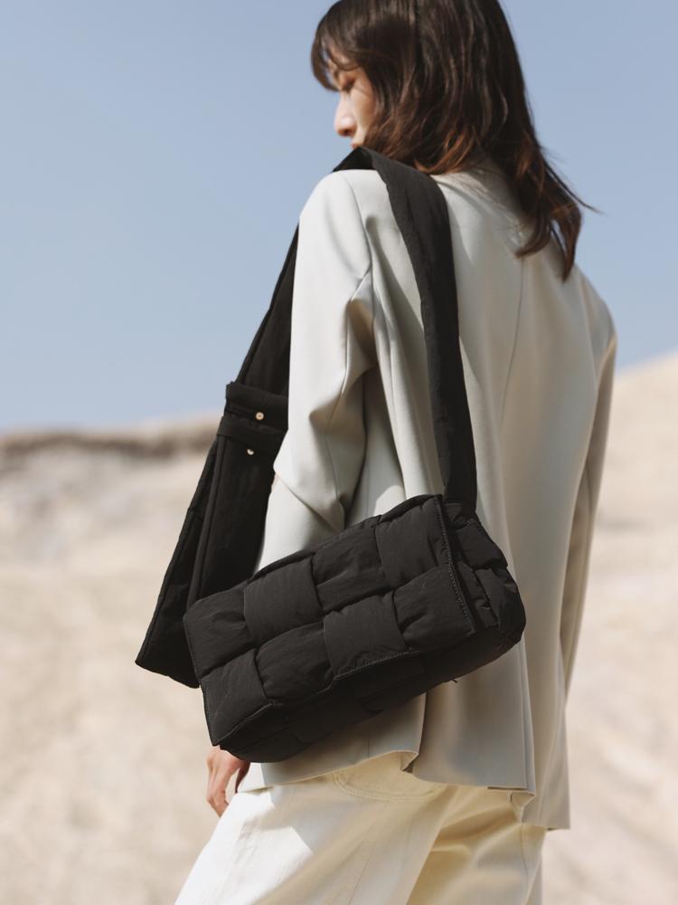 

2021 Autumn Winter Women Padded Shoulder Bag Stitching Woven Messenger Bag Designer Crossbody Bags Cotton Handbags, Black
