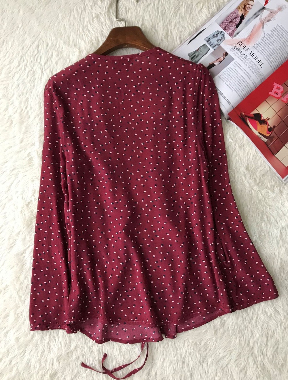 

2021 New Malha Dot Impresso Blusas Femininas Manga Longa Frente Amarrado Decote Em v Profundo Sexy Camisas e Topos Primavera Vero 2fl6, Black