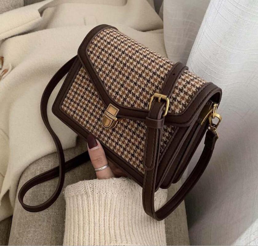 

2021 new Solid Color PU Leather Crossbody Bags For Women designer Chain Shoulder Messenger Bag Female Travel Lock Handbags, Black