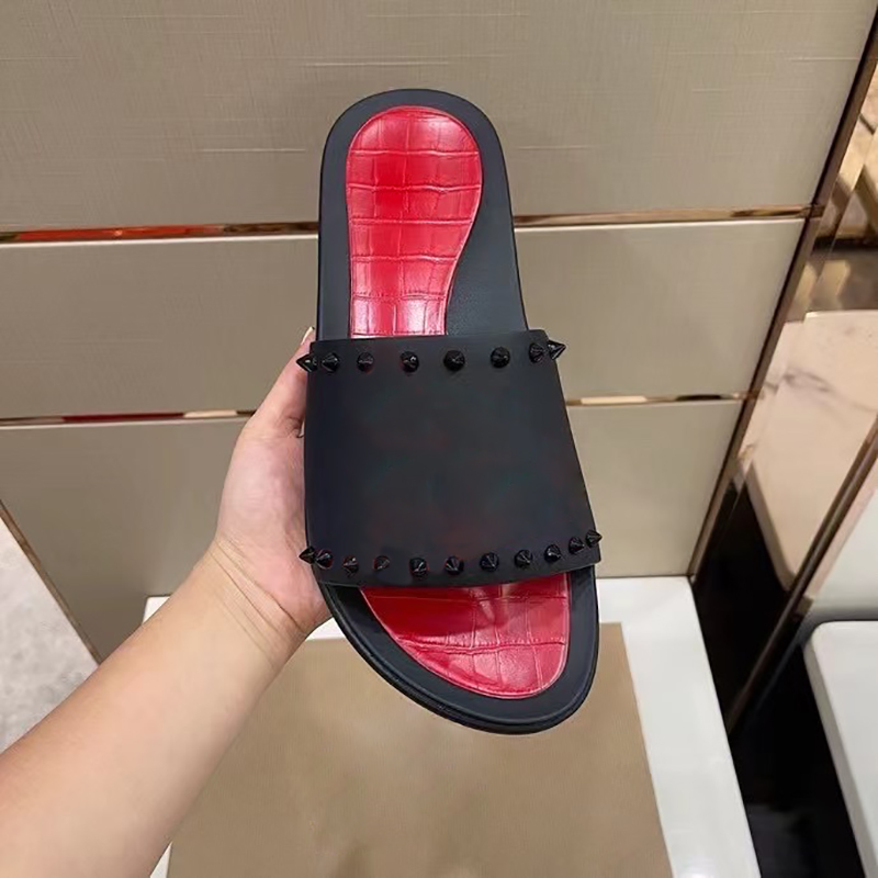 

2021 Mens spike slide Designer Red Bottom sandal Luxury Fashion Women Studded Platform Slipper Summer Beach sandals Top Quality With Box 38-45 NO300, Sock