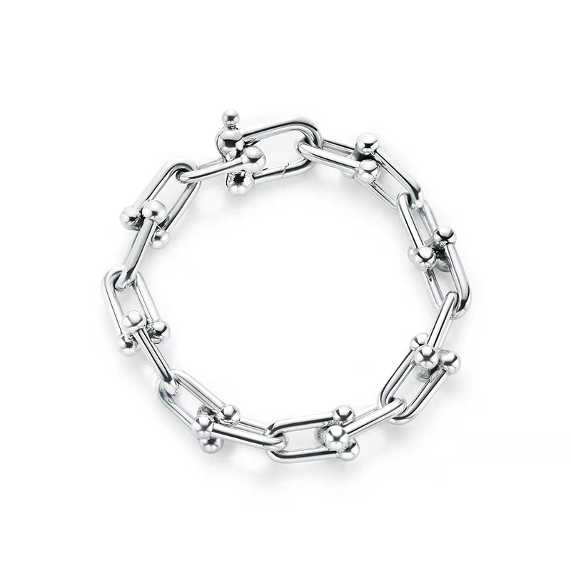 

Designers Bracelet Luxurys jewelry Womens Mens temperament Bracelets titanium steel hip hop Street neutral Fashion Charm Simplicity, Golden;silver