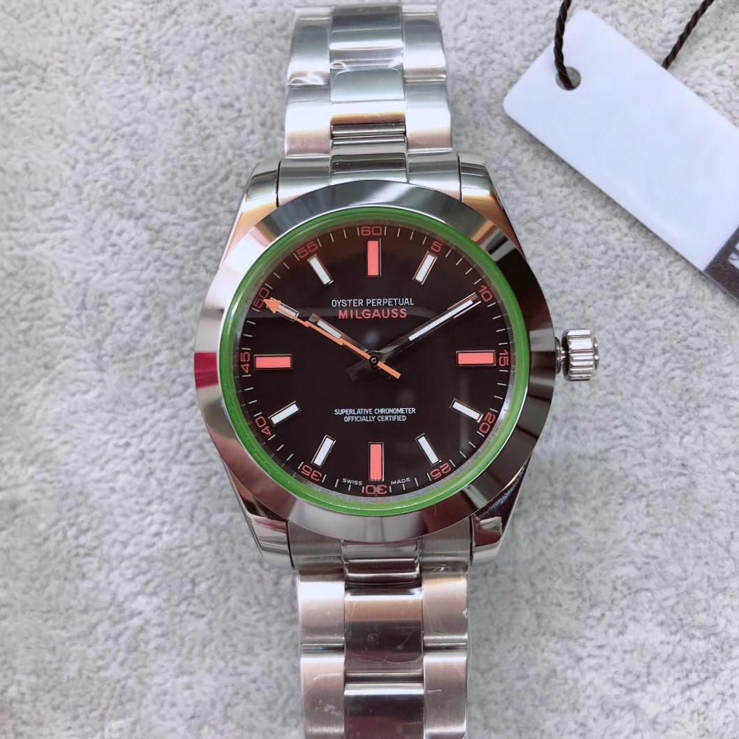 

Brand New Green Crystal Sapphire Autoamtic Stainless Steel Black Dial Smooth Bezel Oyster Bracelet m116400GV, Slivery;brown