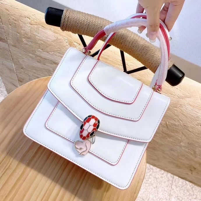 

CLASSIC FLOWER large-capacity handbagsHandbag Snakehead Fashion New Leather Women's Single Shoulder Bag Messenger Portable Color Matching Chain Net Red Zly, Black