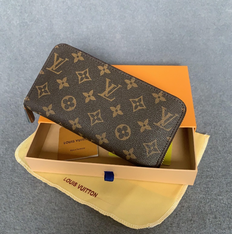 

LOUIS VITTON LV Fashion New Style men and women single zipper leather wallets ladies long wallet purse handbags, Red;black