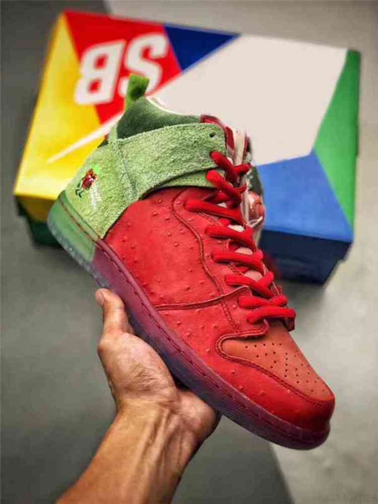 

2021 Authentic SB Dunk High Strawberry Cough Purple Reverse Skunk 213/420 Athletic Shoes Men Women University Red Spinach Green Sneakers