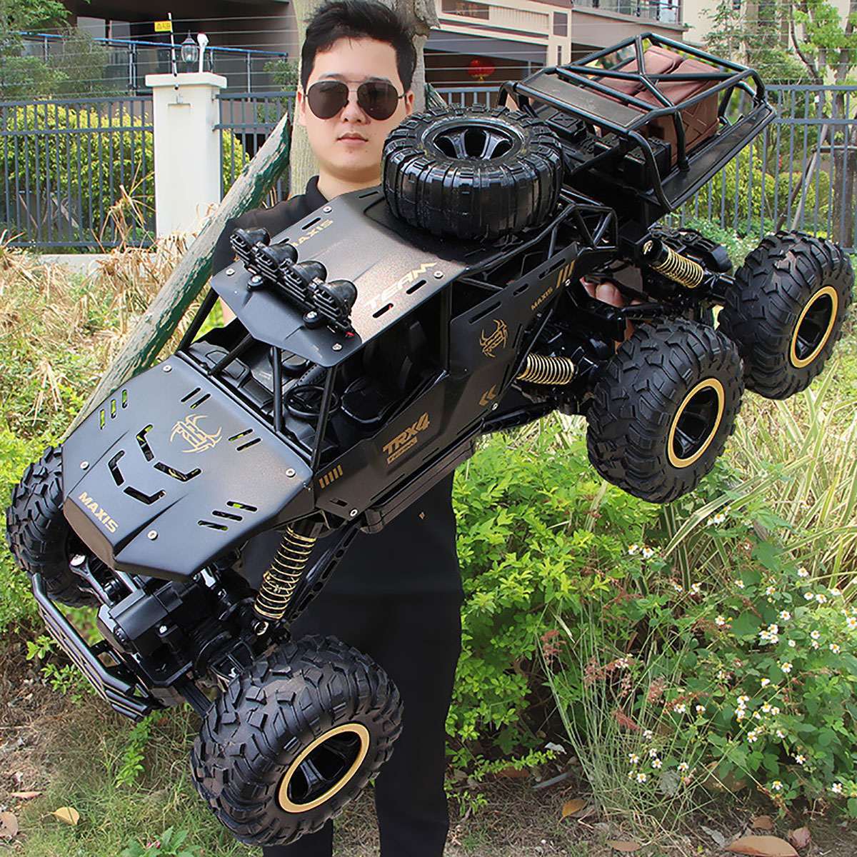 

1:8 4WD RC Car With Led Lights 2.4G Radio Remote Control Cars Rock Crawler Off-Road Control Trucks Boys Kids Toys for Children