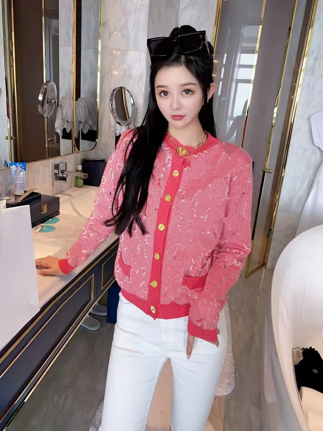 

2021 Spring new european fashion women's logo letter jacquard color block o-neck knitted sweater cardigan tops, White;black