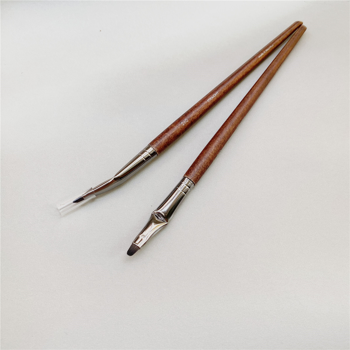 Bent Eyeliner Makeup Brush 260 Fine Thin Eye Lash Line Definer Liner