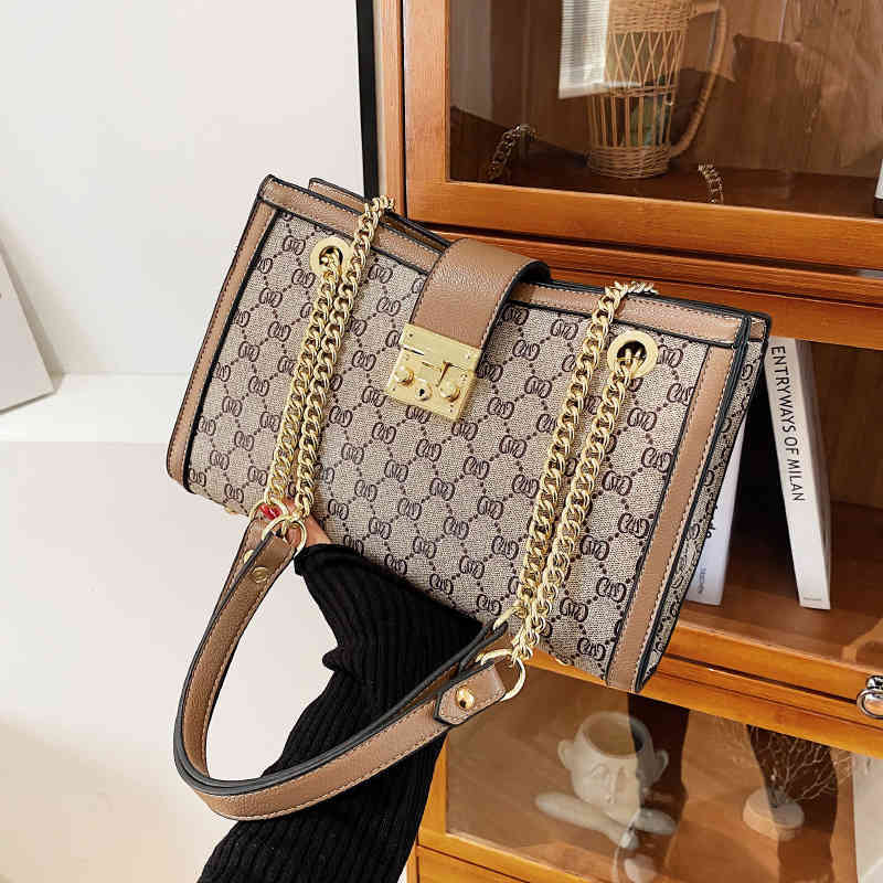 

2022 Factory Outlet new fashion Printed Tote Bag Large Capacity portable shoulder women's bag 69K6, Khaki