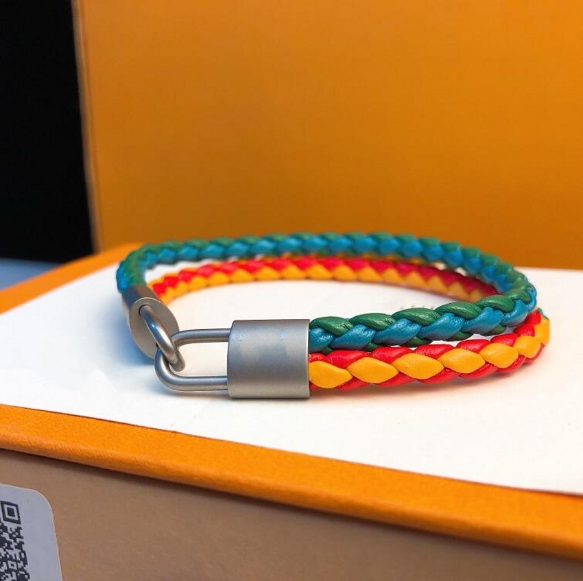 

Fashion 2021 Designer Bracelet New Arrive Man and Woman 316L Titanium Steel Engrave Colored Bracelet 18K Plated Gold Thick Chain Bracelets