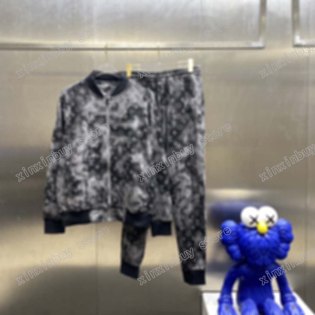 

21ss mens women designers tracksuits Foam print fabric Double letter camouflage Streetwear Windbreaker fashion tracksuit men designer black blue xinxin