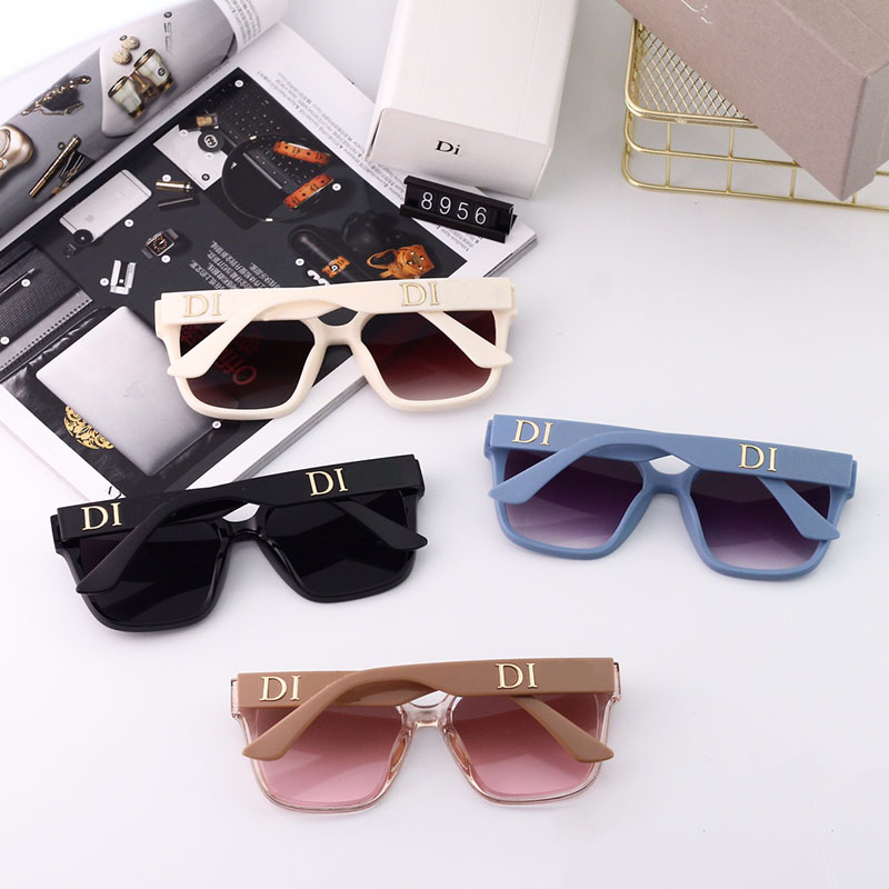 

Designer Sunglasses Women Men Fashion 5 color Sunglasses Luxury D Retro Unisex Classic Street Seaside Mens Sun Glasses D2109114HL, White;black