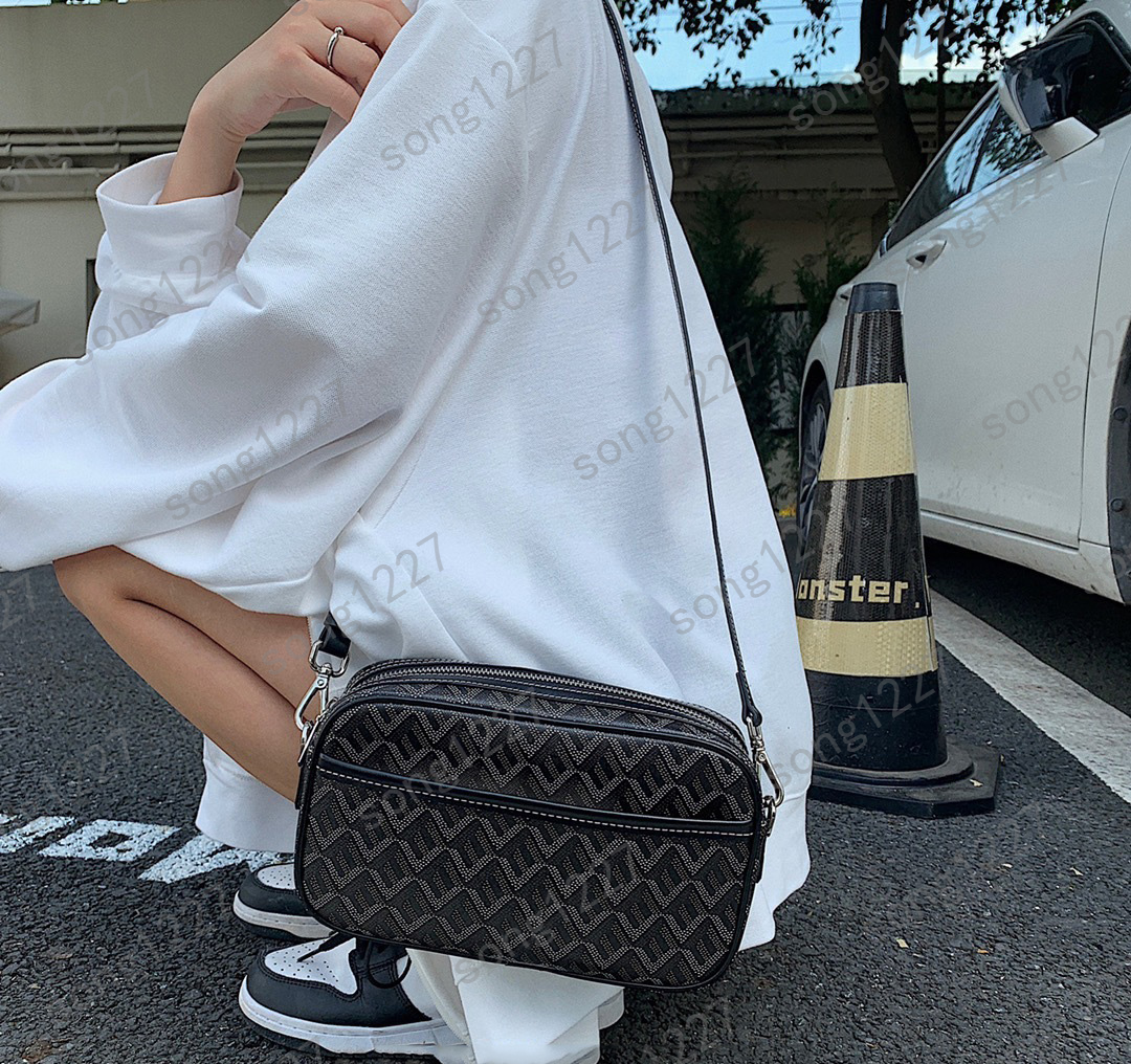 

G Luxurys Designers Bag GO Fashion YA exquisite and elegant Messenger Bags zipper sewing line shape all reflect the texture Simple stylish cool vintage, Black