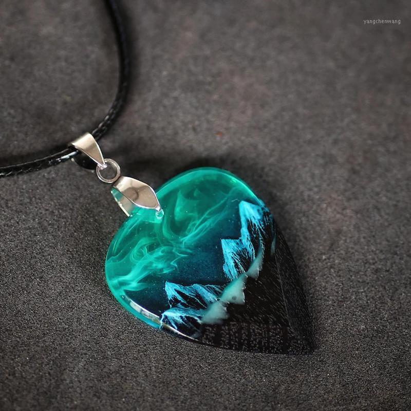 

Chains Northern Lights Guitar Pick Necklace For Lover Fashionable Neck Chain Jewelry Gift BN