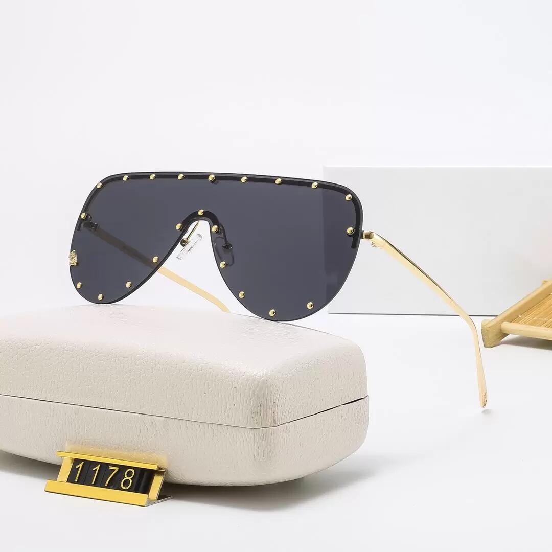 2022 Модные солнцезащитные очки в стиле подиума 1178 квадратная тарелка каркасной каркас с хрустальным украшением авангард дизайн наружный UV400 защитный