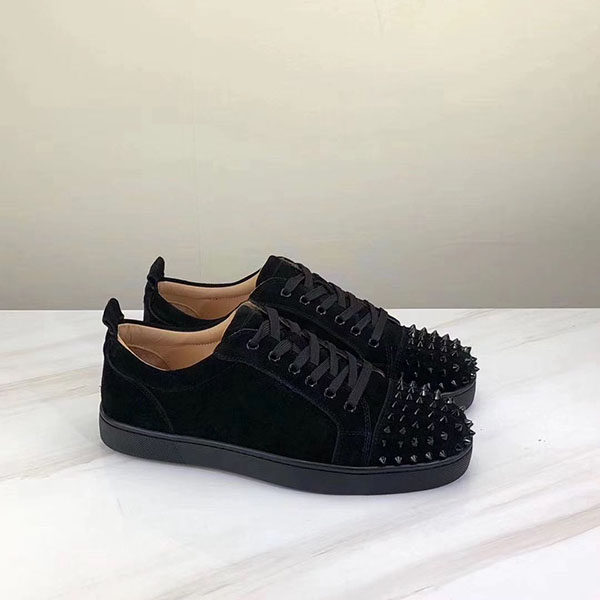 

Valentin Low Top patent white Spikes Casual Flats Red Bottom Luxury Shoes 2021 For Men and Women Party Designer Sneakers Lovers Genuine Leather klj0002