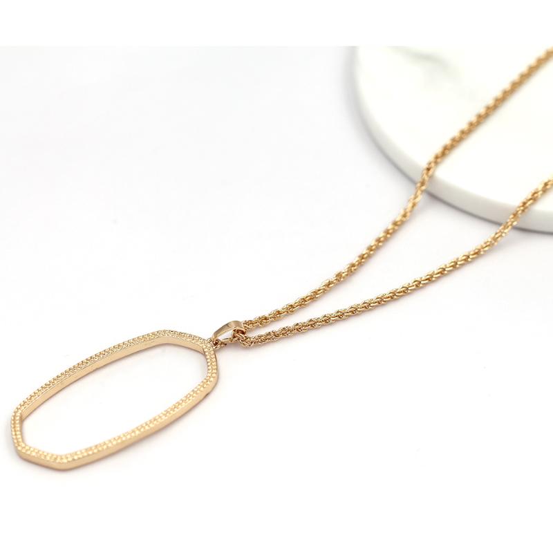 

Pendant Necklaces 2021 Arrival Classic Big Oval Necklace Howllow Out Pendnat Women Fashion Jewelry Wholesale