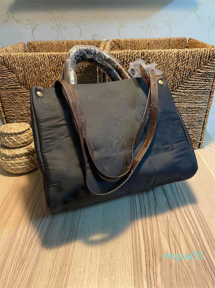 

Classic luxury designer tote wallet women fashion handbags twist handbag messenger shopping purse shoulder bag pockets cosmetic bags, Black #44571