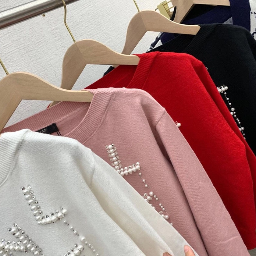 

High Version Heavy Industry Bead Turtlene Button Knitted Sweater Temperament Loose Joker Fashion Aging Jaet Women, Black