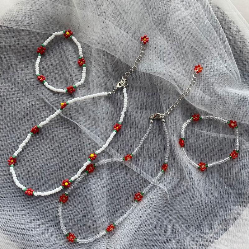 

Chains Fashion Wild Vitality Girl Necklace Simple Red Flower Rice Bead